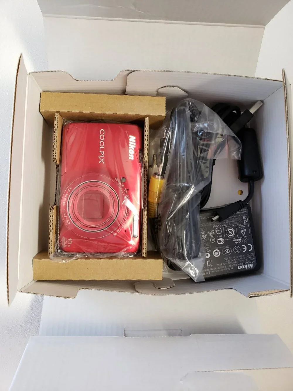 Nikon COOLPIX S6300 Digital Camera 10x Optical Zoom Auto Focus
